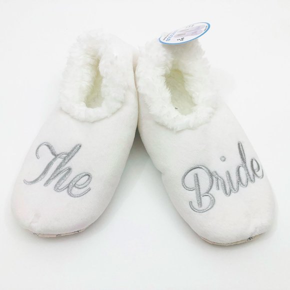 NWT Snoozies Women's The Bride Slippers Non Skid Soles White Small 5/6 - Picture 1 of 6
